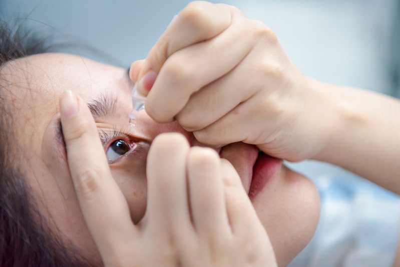 根據衛福部健保署統計，全台近三分之一民眾可能患有乾眼症，且患者人數每年平均新增70萬人。示意圖／ingimage