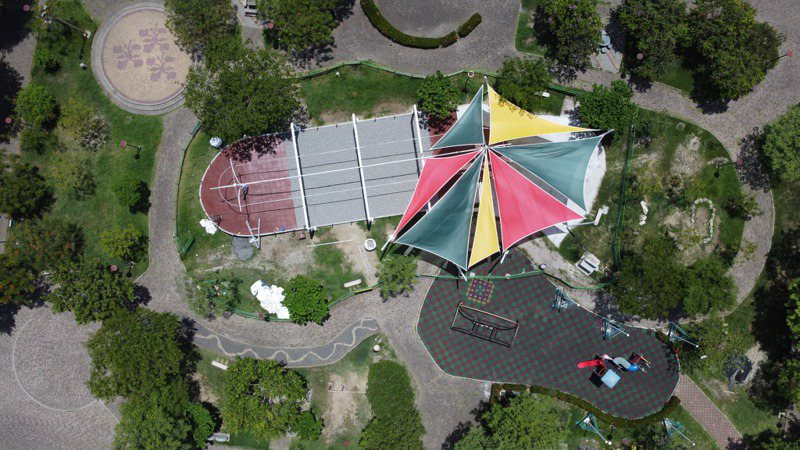 台南市北區文元公園滑軌遊戲場，號稱全國最大環形滑軌遊戲場。圖／北區公所提供