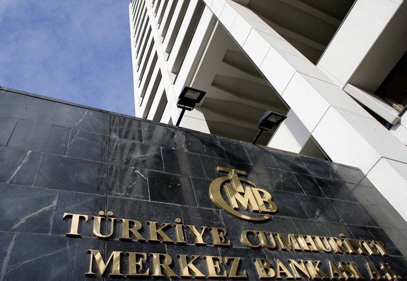 土耳其央行24日決議升息30碼，幅度遠比預期高，基準利率衝上25%，接近20年高點，激勵里拉大幅升值。路透
