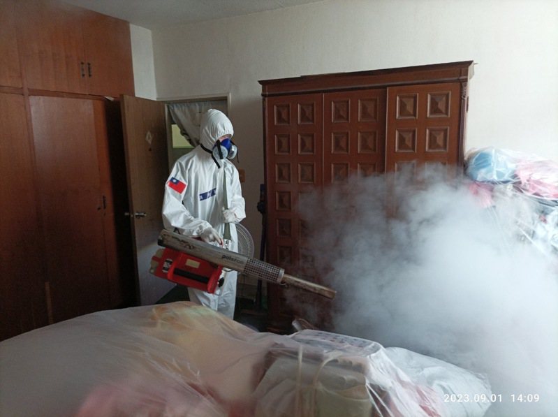 台南市登革熱疫情居高不下，衛生局加強清消。圖／台南市衛生局提供