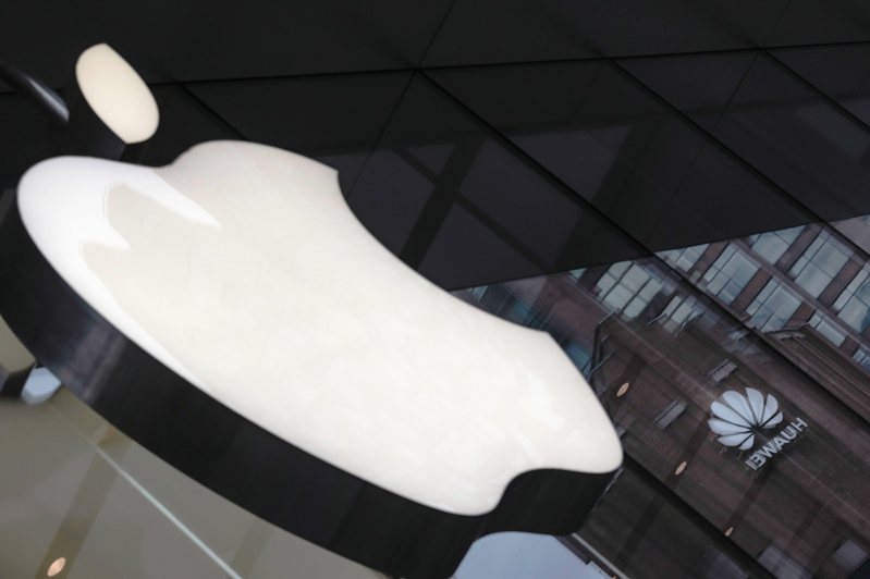 根據安謀國際科技公司（Arm）今天遞交的股票公開發行文件，蘋果（Apple）已和安謀簽定一項新的晶片技術協議，新協議將「延續至2040年後」。 歐新社
