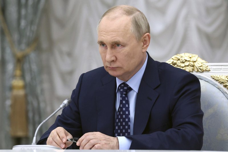 克里姆林宮發言人培斯科夫表示，如果俄國總統普亭（Vladimir Putin）決定2024年競選連任，沒有人能夠與他競爭。 美聯社