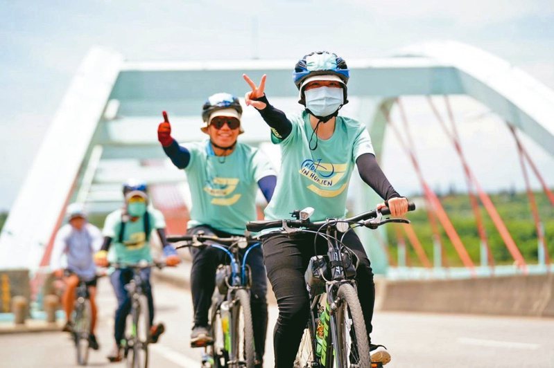 花蓮市公所主辦的奇萊玩一夏，帶領民眾騎鐵馬，深入探索在地風情。