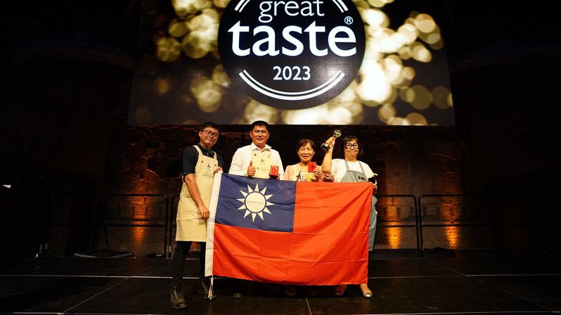 屏東醬油店家「豆油伯」於今榮獲英國美食大賞Great Taste Awards最高榮譽。圖／屏東縣政府提供