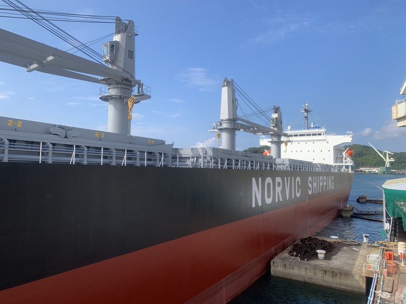 正德(2641)今天公告，集團再度加入1艘4萬噸的散裝貨輪(MV Norvic Houston)。正德海運提供