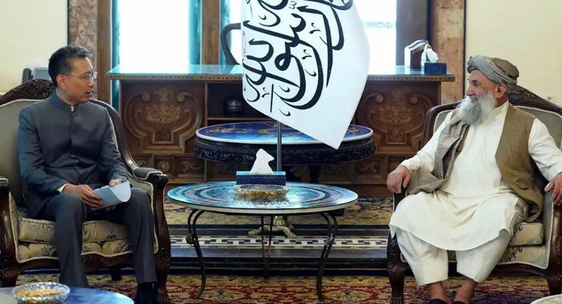 中國13日宣布派任駐塔利班大使趙興上任，成為第一個承認塔利班的國家。（Photo by Taliban Prime Minister Media Office）