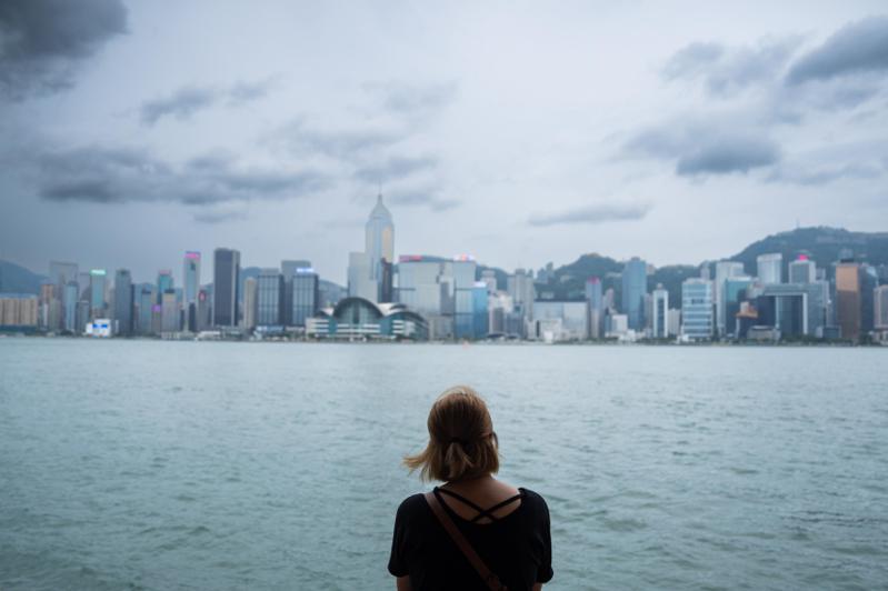 根據一項調查報告，今年首季，香港的貧窮率達到20%，貧窮人口超過136萬人，而貧富差距擴大至57.7倍。歐新社
