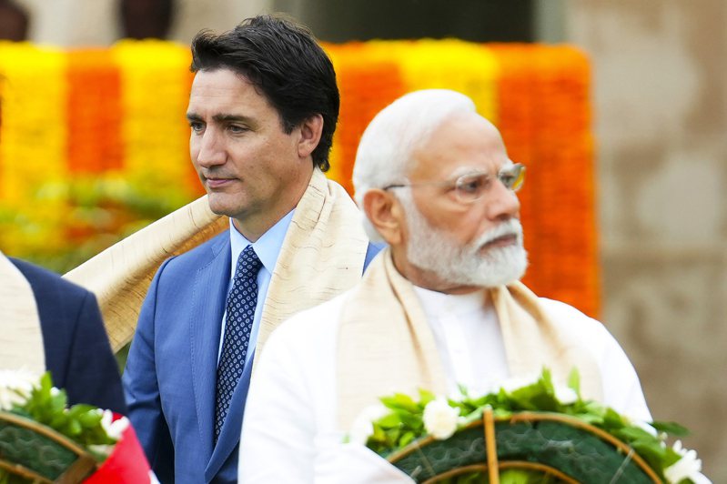 圖為加拿大總理杜魯多（左）與印度總理莫迪（右）。美聯社