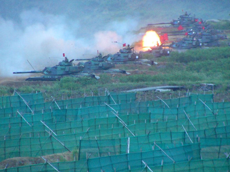 示意圖，圖為澎湖地面作戰主力M60A3戰車群，在沿海防風林旁射擊。聯合報系資料照片／記者肇瑩如攝影