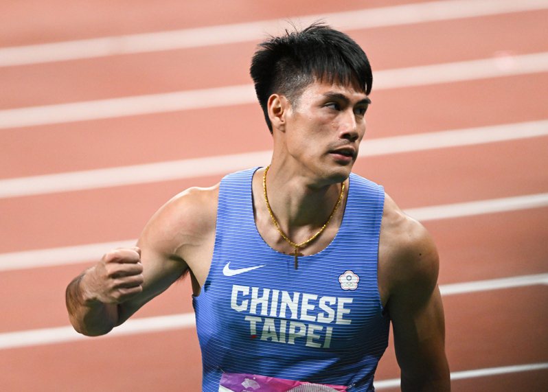 楊俊瀚（左）男子200公尺最後壓線，奪下杭州亞運銅牌。圖／中華奧會提供