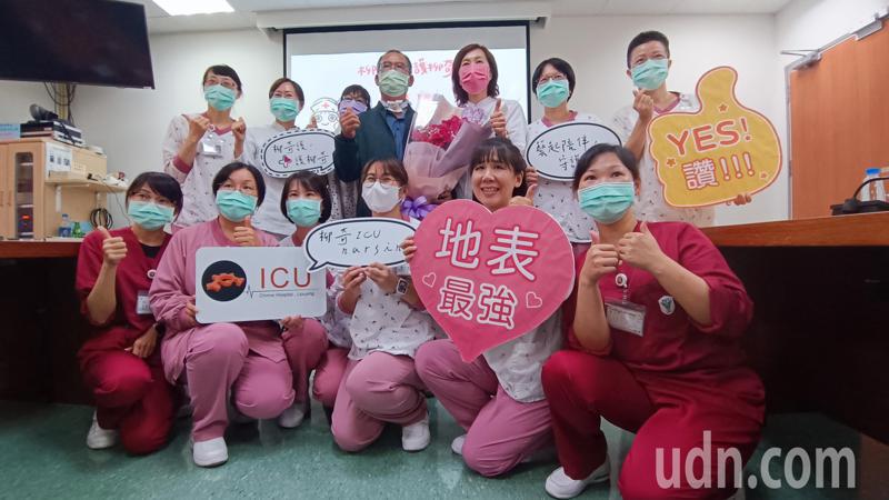 為加護病房患者打氣，台南柳營奇美醫院推粉彩繪畫，為患者營造正能量。記者謝進盛／攝影
