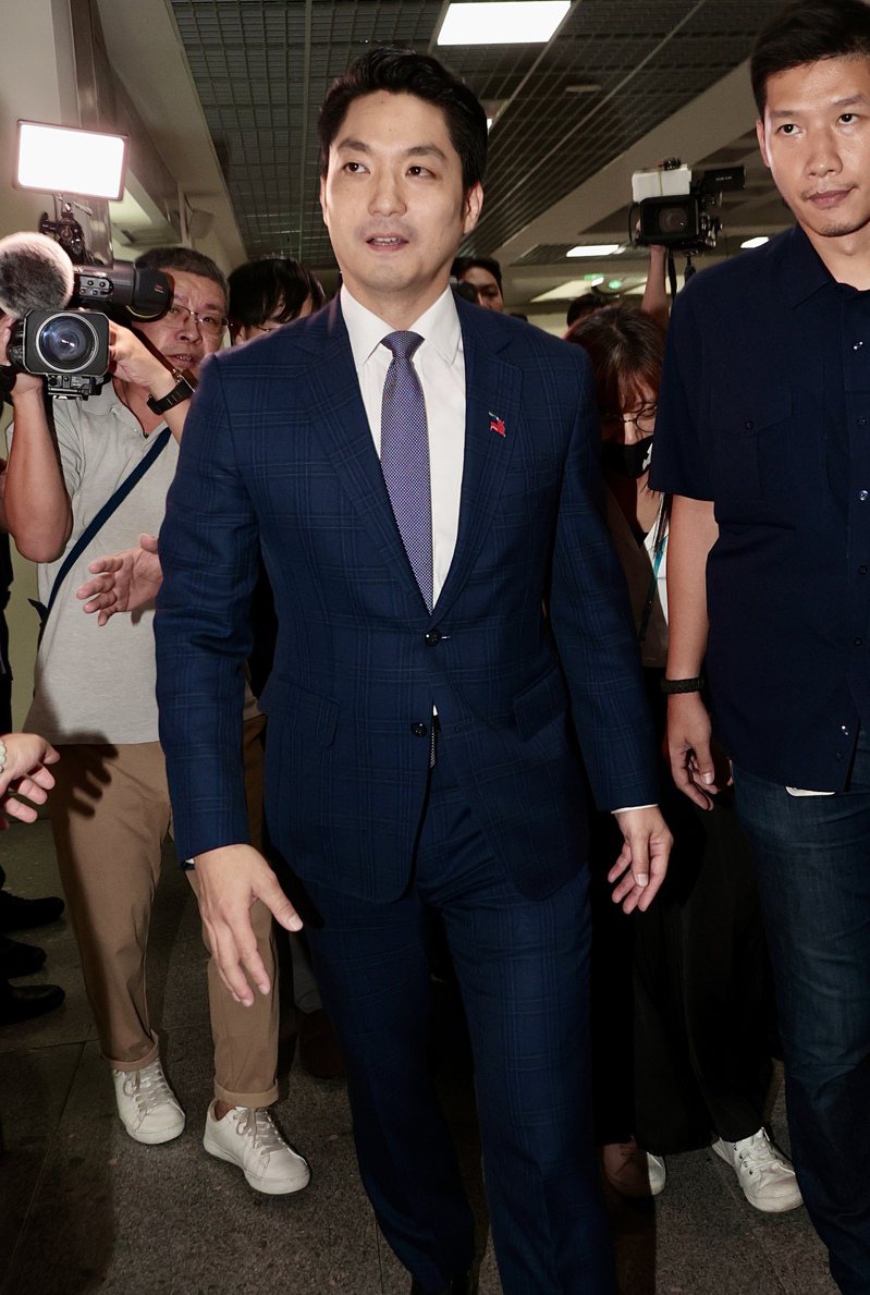 台北市長蔣萬安下午前往市議會進行施政報告。記者黃義書／攝影