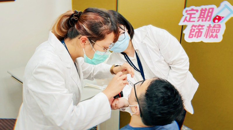 新竹臺大分院提醒民眾定期至醫療院所進行口腔檢查及口腔癌篩檢，避免錯失及早治療的良機。圖／院方提供