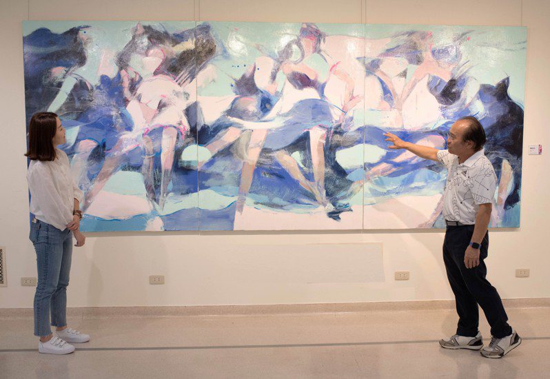 林憲茂的「舞魅系列2021」作品，營造色彩流轉、線條變形的動態畫面。圖／葫蘆墩文化中心提供