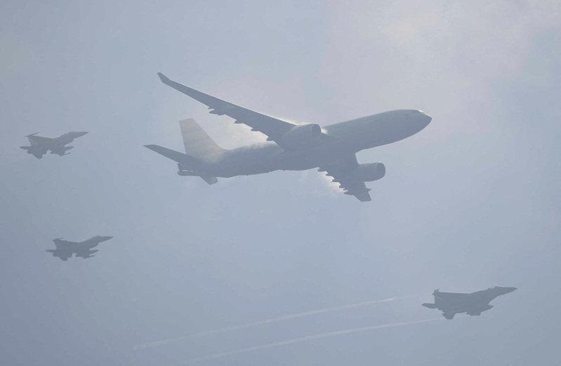 南韓政府13日派出一架軍機撤離滯留以色列的163名南韓公民。圖為KC-330「天鵝」軍用運輸機示意圖。路透