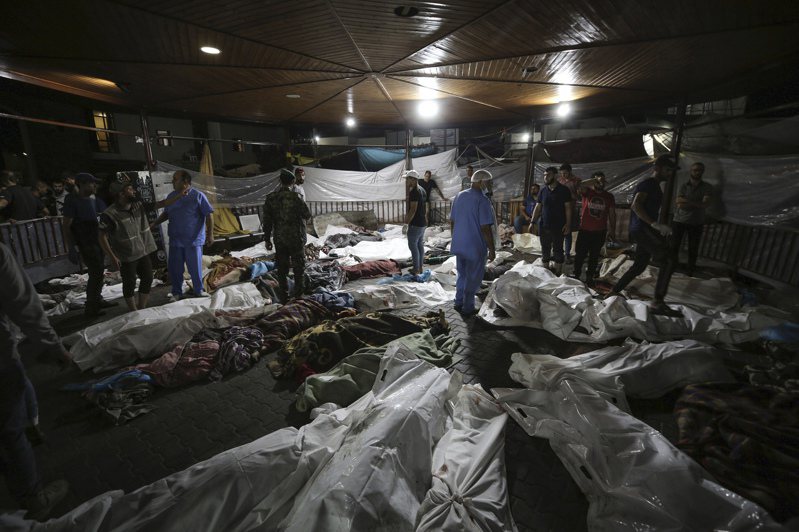 加薩當地周二晚間一家醫院遭到空襲，巴勒斯坦當局表示至少500人罹難。 美聯社
