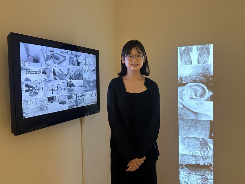 台灣師範大學美術學系碩士生24歲黃品潔，採雙頻道錄像創作「本能感知」獲第二類的首獎。記者劉星君／攝影