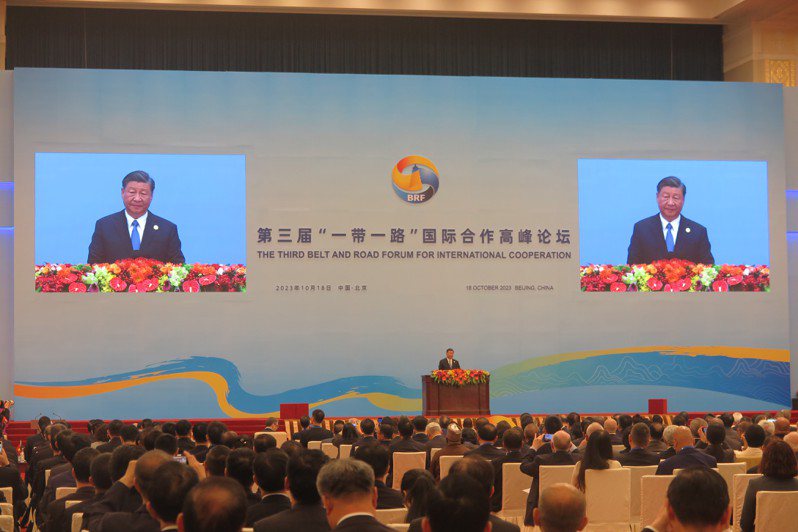 大陸宣布，首批《數位經濟和綠色發展國際經貿合作框架倡議》已有35國參加。圖為第三屆「一帶一路」國際合作高峰論壇18日上午，在北京舉行開幕式。記者陳政錄／攝影