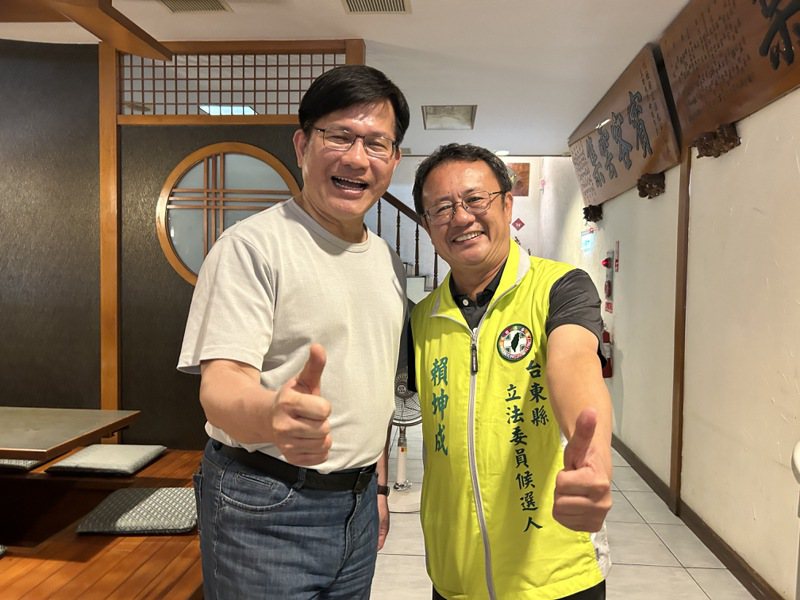 台灣綠色立委聯盟理事長林佳龍（右）推薦跟他有兄弟情誼的賴坤成（右）是優質人選。記者徐白櫻／攝影