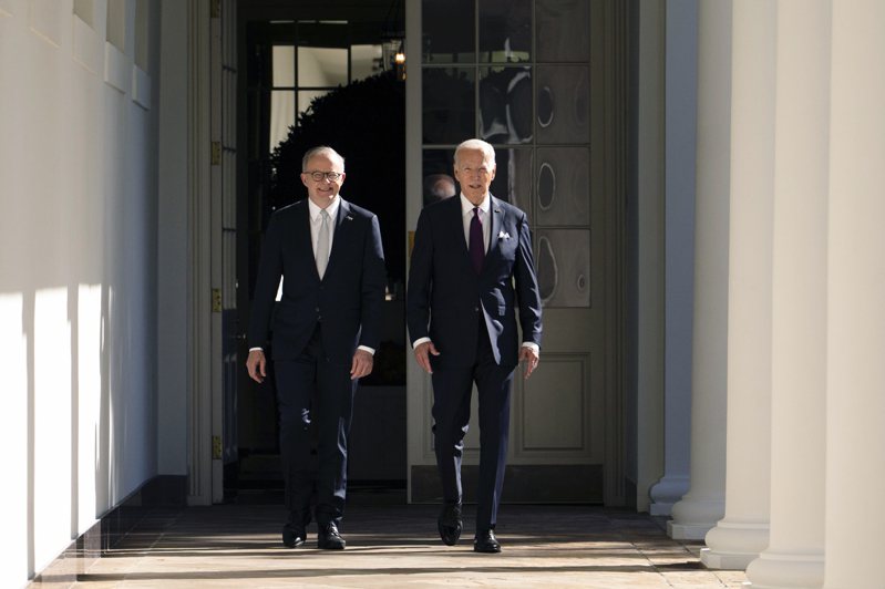 澳洲總理艾班尼斯（左）與美國總統拜登（右）。美聯社