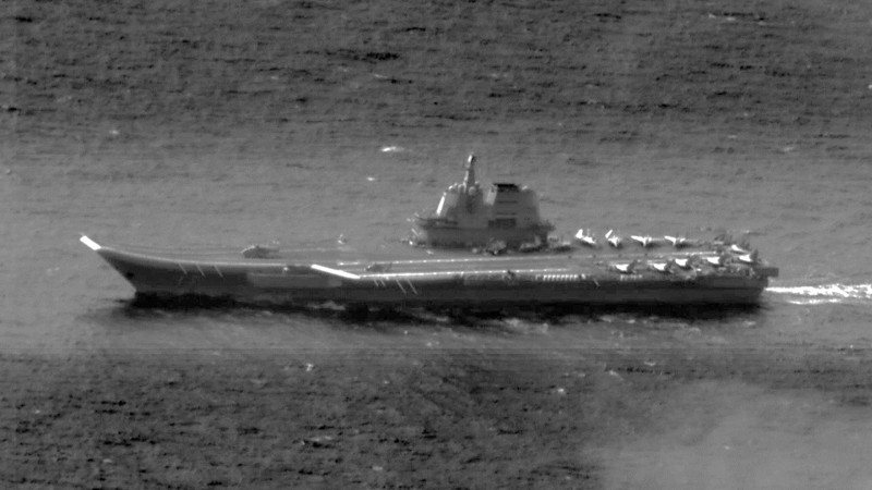 國防部發布，2023年10月26日，中共山東號航艦向東駛出巴士海峽的照片。圖/國防部提供
