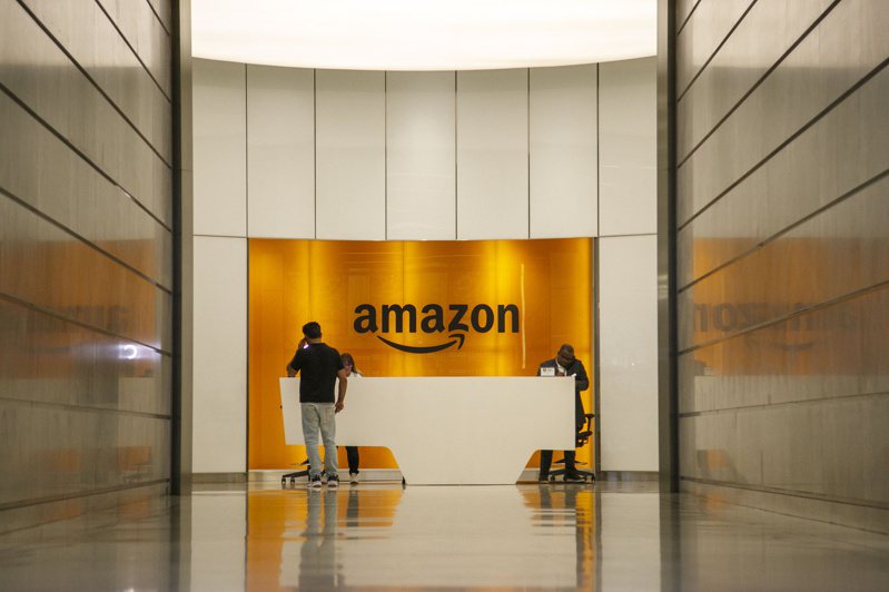 亞馬遜（Amazon）上季營收與獲利都優於市場預期，且看好年底購物旺季展望。歐新社