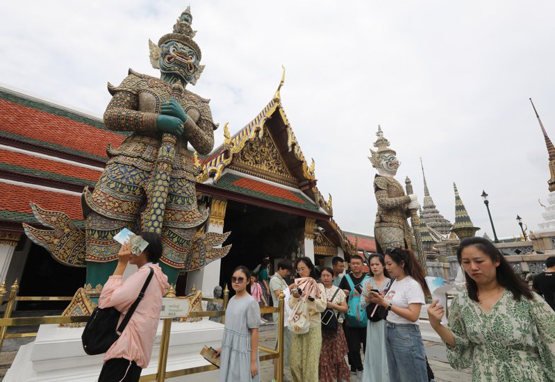 泰國政府官員表示，來自印度和台灣的旅客從11月起將可免簽入境。歐新社