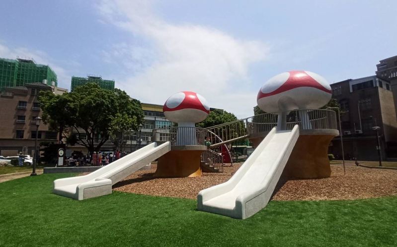 蘑菇城堡公園今年落成後迅速成為竹北熱門景點之一，更是許多家長帶孩子跑跳的好去處。圖／竹縣府提供