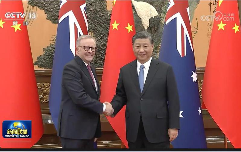 大陸國家主席習近平6日在北京會見來訪的澳洲總理艾班尼斯。（央視新聞截圖）