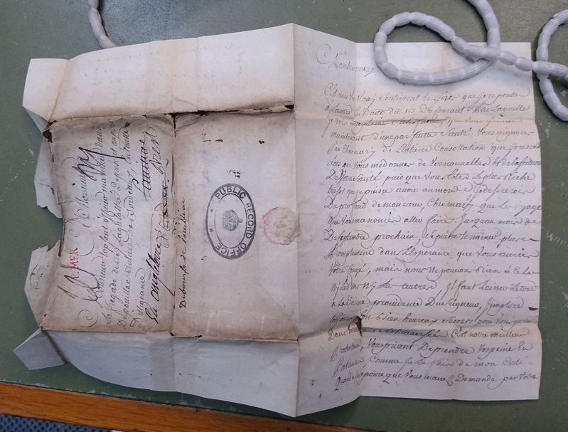 一批18世紀英國和法國戰爭期間寫給法國水手、但從未送達的信件被英國劍橋大學的學者打開並進行研究。圖為一名女子寫給丈夫的情書。法新社