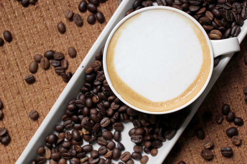 喝咖啡好處不少，但營養師建議有七大族群則應盡量減少咖啡因的攝取。示意圖／ingimage