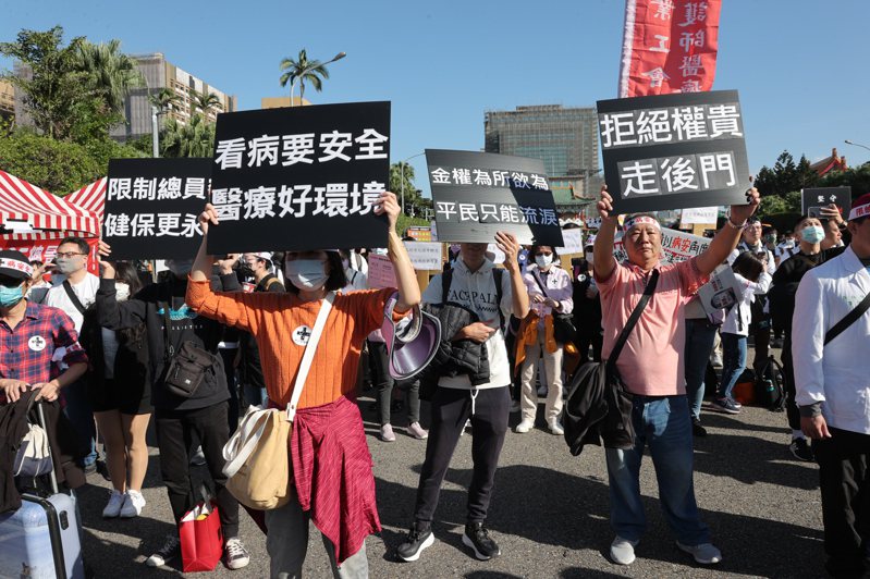台灣醫學中心協會和區域醫院協會代表表示，目前對三班護病比並無共識。本報資料照片