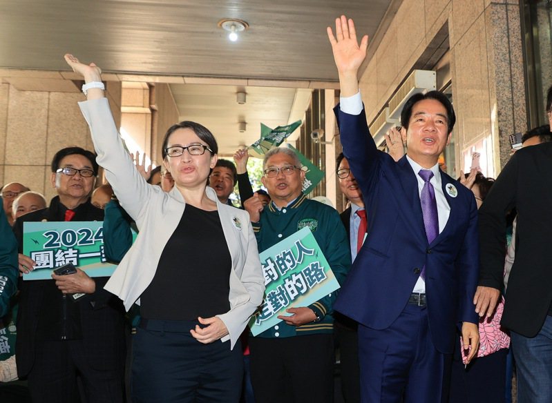 民進黨總統參選人賴清德（右）與副手蕭美琴（左）。記者余承翰／攝影
