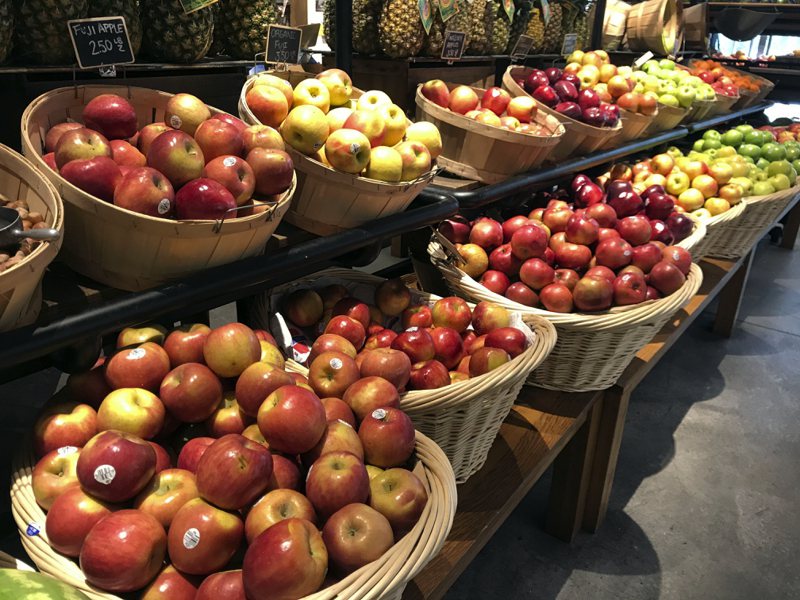 今年美國蘋果供應充足，價格下跌，愛吃蘋果的人可以大快朵頤一番了。 美聯社