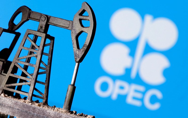 消息人士透露，OPEC+本月稍後開會時，可能討論進一步減產原油事宜。路透
