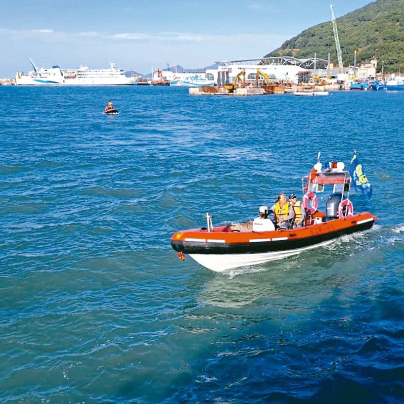 馬祖現有義消救生艇已使用20多年，連江消防局爭取購置新救生艇。圖／連江縣政府提供