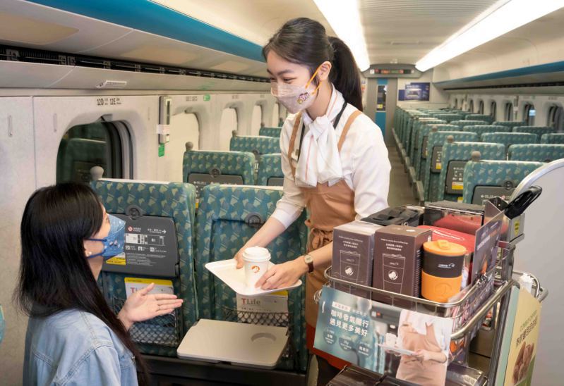 迎接2024年元旦三天連假，台灣高鐵公司自2023/12/29至2024/1/2規劃為期五天的元旦假期疏運，期間加開105班次列車。台灣高鐵公司提供