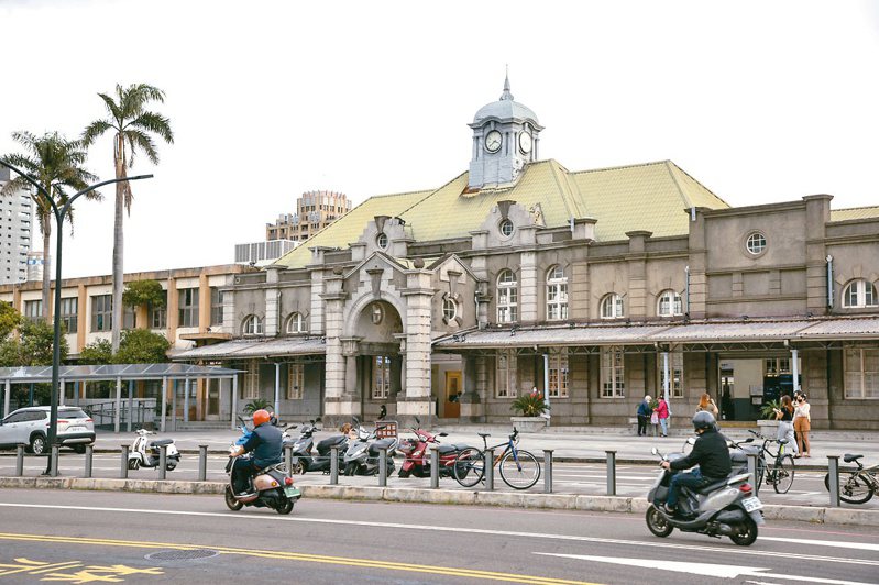 新竹大車站計畫爭議多，竹市前市長林智堅昨主張要繼續推動。圖為新竹火車站。本報資料照片