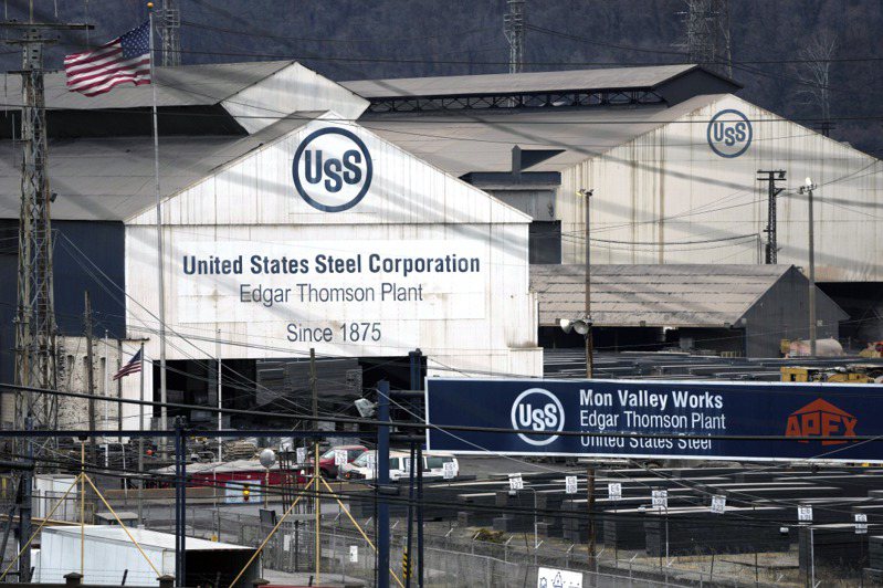 美國鋼鐵公司(United States Steel)暴漲26.1%，觸及逾12年來最高，日本製鐵宣布將以149億美元收購美國鋼鐵，包括債務。美聯社