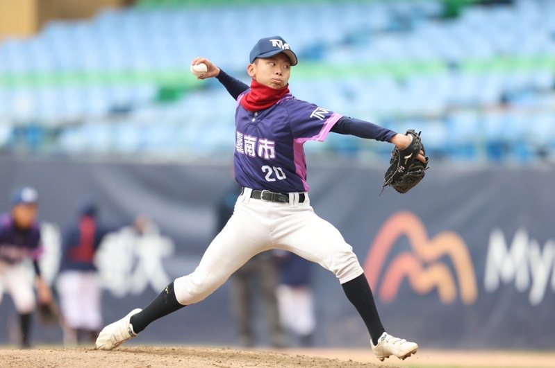 新北國際城市U18棒球邀請賽，台南市陳家佑後援6局，幫球隊挺進決賽。圖／大會提供