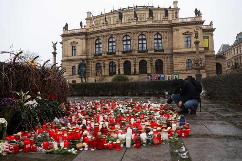 捷克首都布拉格的查理大学21日发生大规模枪击案，合计有15人死亡，是当地数十年来最严重枪击事件。路透社(photo:UDN)