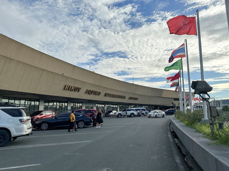 馬尼拉國際機場傳出計程車向台灣旅客「偽造費率」事件。 路透