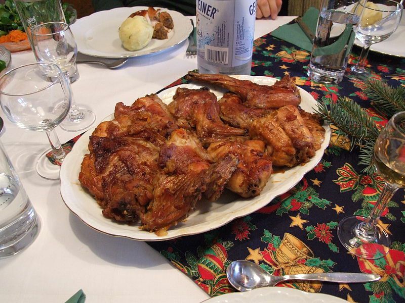 聖誕節當日，許多國家都會用火雞大餐來慶祝。（Photo on Wiki Commons）