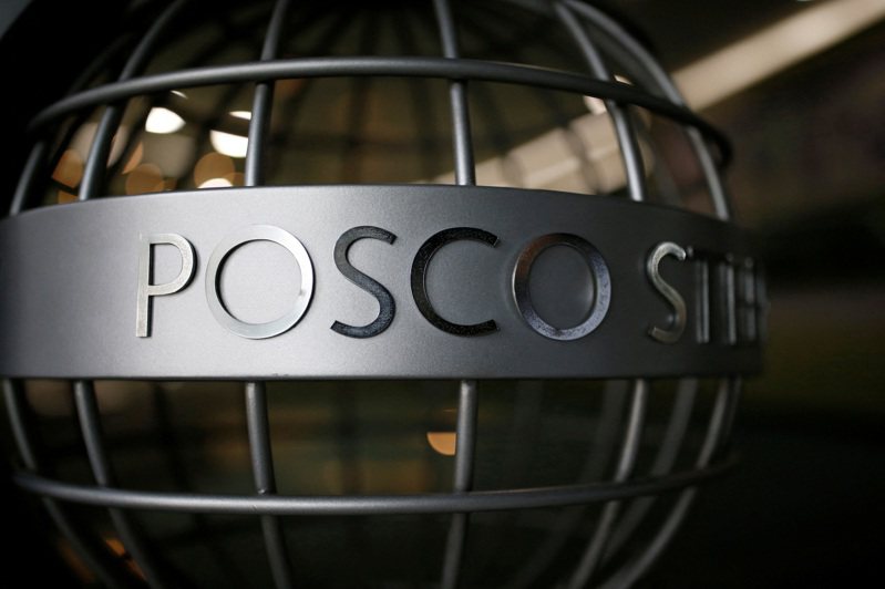 除鋼鐵事業外，POSCO也跨足電池原料和半導體材料領域。路透