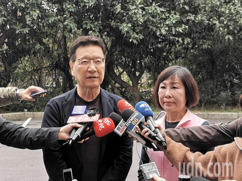 國民黨副總統候選人趙少康（左）談政見會後民調差距縮小。記者曾增勳／攝影