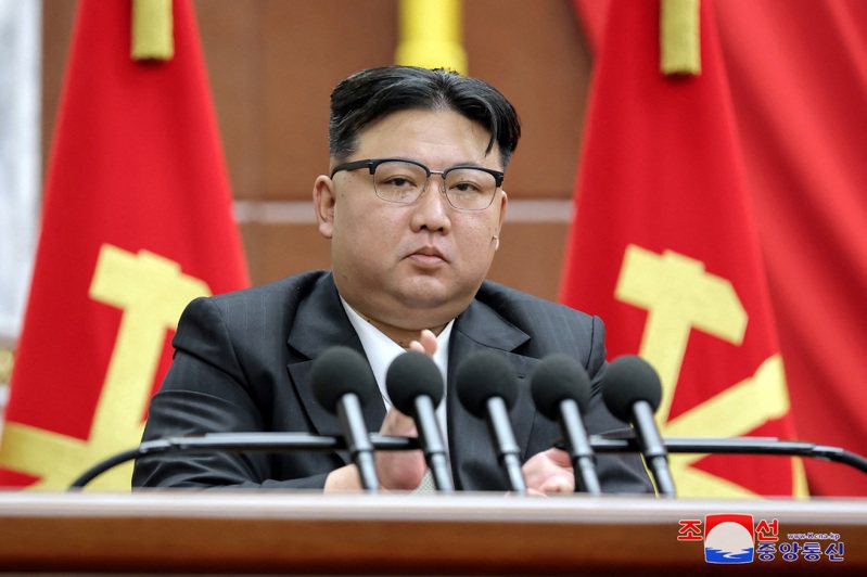 北韩领导人金正恩甫结束朝鲜劳动党中央军事委员会，直言南北韩不可能统一，并决议2024年将加码发射3枚间谍卫星。(photo:UDN)