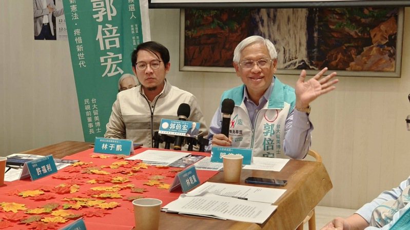 林于凱（左）近期已開始擔任高雄立委第六選區候選人郭倍宏發言人。記者卜敏正／攝影