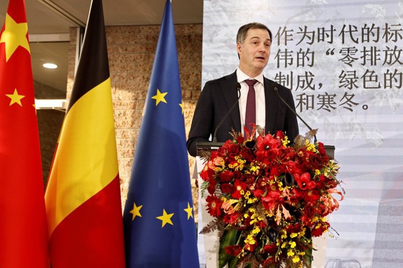 比利時總理德克魯今天抵達中國訪問，他是2024年首位對中國進行正式訪問的歐洲國家領導人，加上比利時今年上半年擔任歐盟理事會輪值主席國，開年之際，中歐高層交往備受矚目。路透