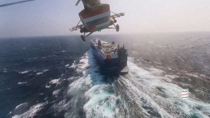 胡塞组织（又译青年运动组织）去年11月开始在红海袭击商船，美国17日重新将其列入恐怖组织名单。  路透(photo:UDN)