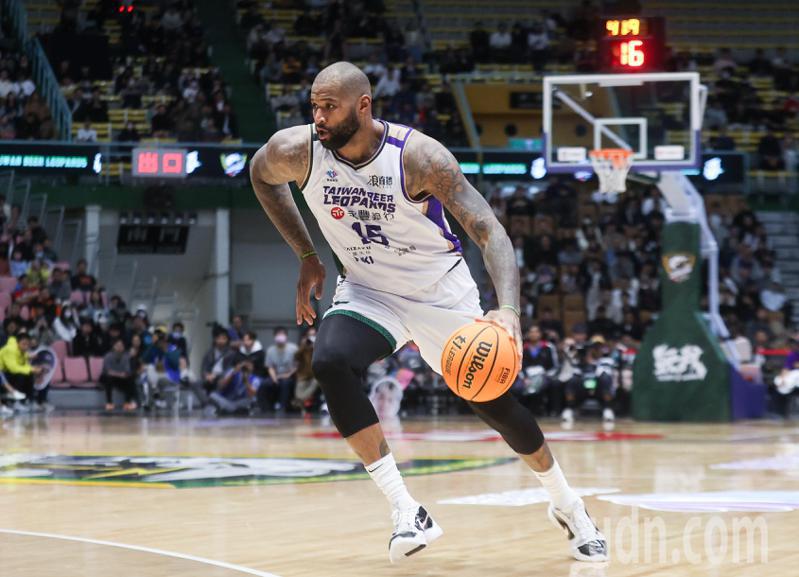NBA All-Star DeMarcus Cousins Makes T1 League Debut with Taiwan Beer Yongfeng Clouded Leopards, Leading Team to Victory